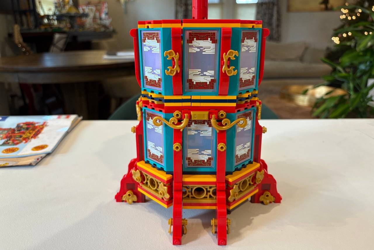 LEGO Trotting Lantern Build