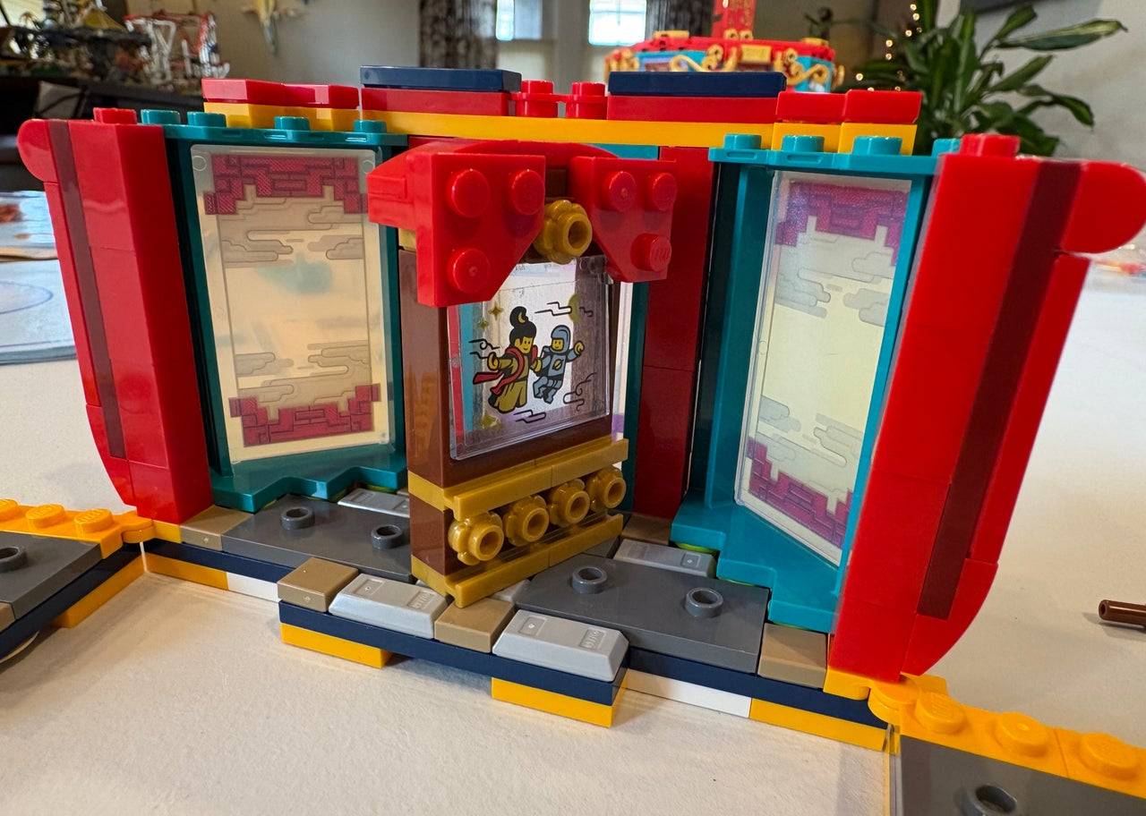 LEGO Trotting Lantern Build