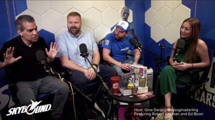 Mortal Kombat 1以Omni-Man J.K.的原始聲音為特色西蒙斯