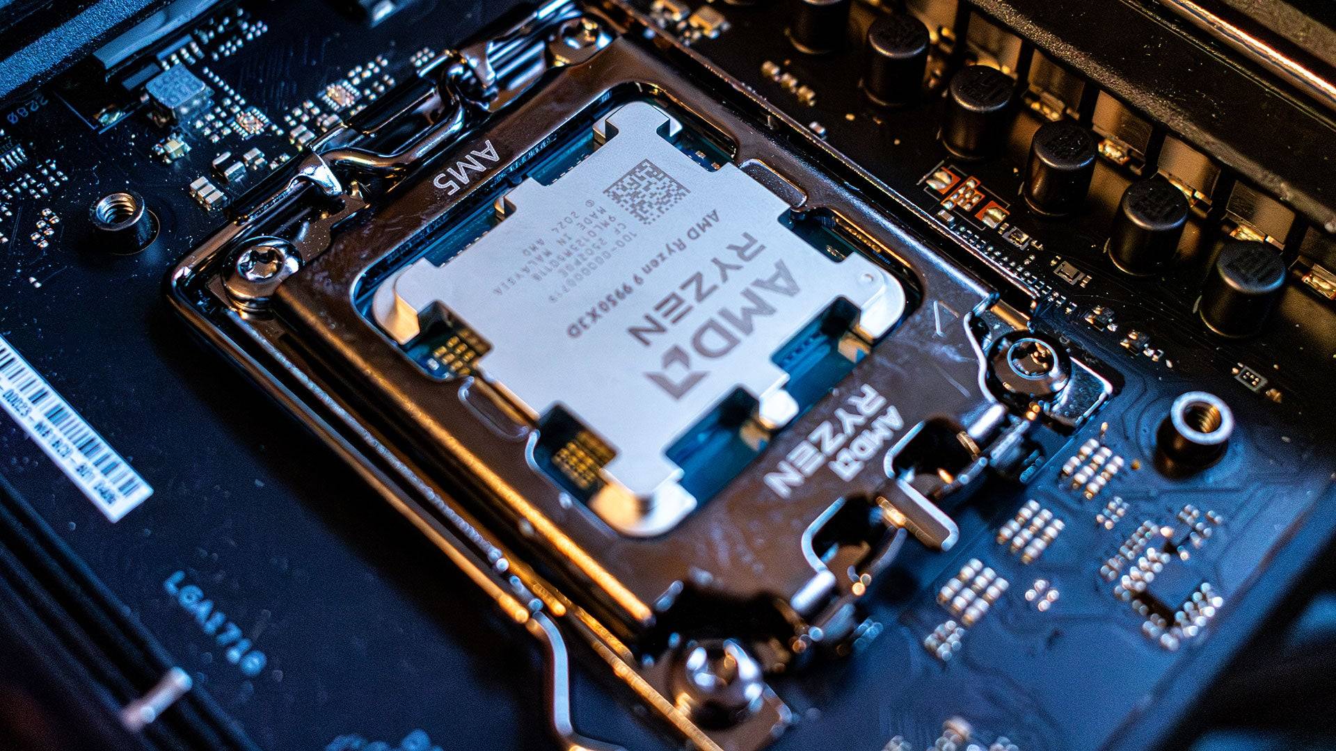 AMD Ryzen 9 9950X3D Image 1