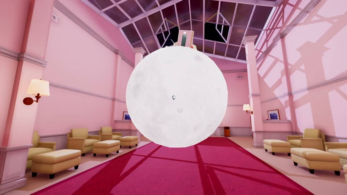La luna all'interno di un hotel, con una piccola porta sopra.